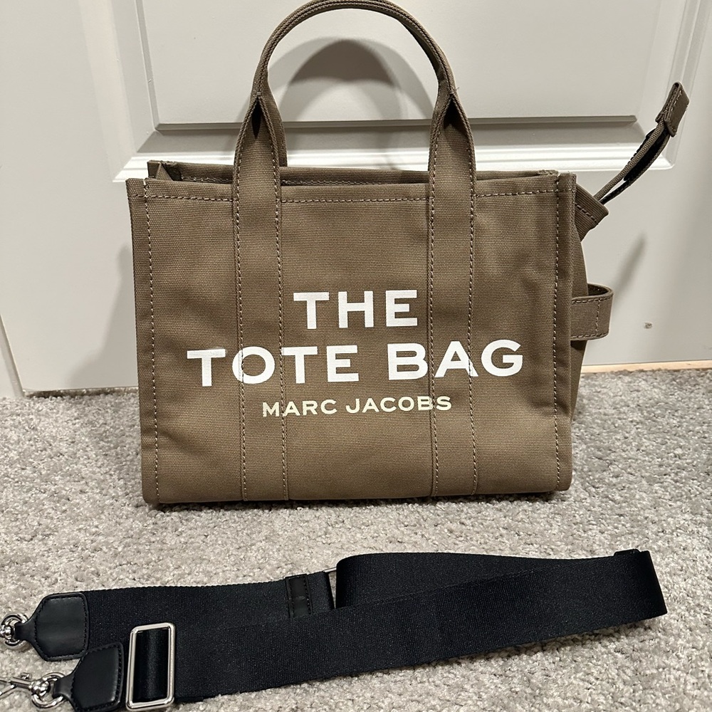 Marc Jacob’s The Tote Bag medium slate green